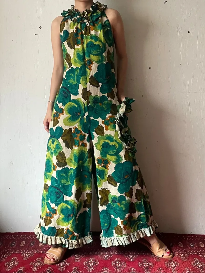 1960年代、鮮やかな色合いのコットンロンパース