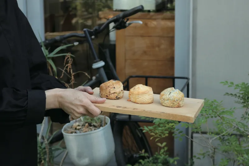 外はさくっと中はしっとり。素材の風味を生かし丁寧に焼き上げた、長く愛されているスコーンです。