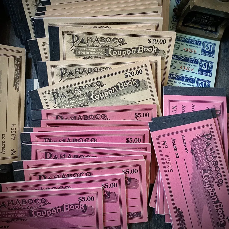 アメリカのクーポンブックがたくさん入荷しています。未使用の状態は貴重。