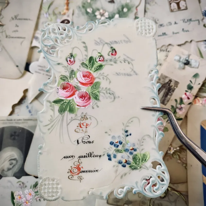 フランスで見つかったセルロイドのホーリーカード。聖書の間にひっそり挟まってることが多いです。