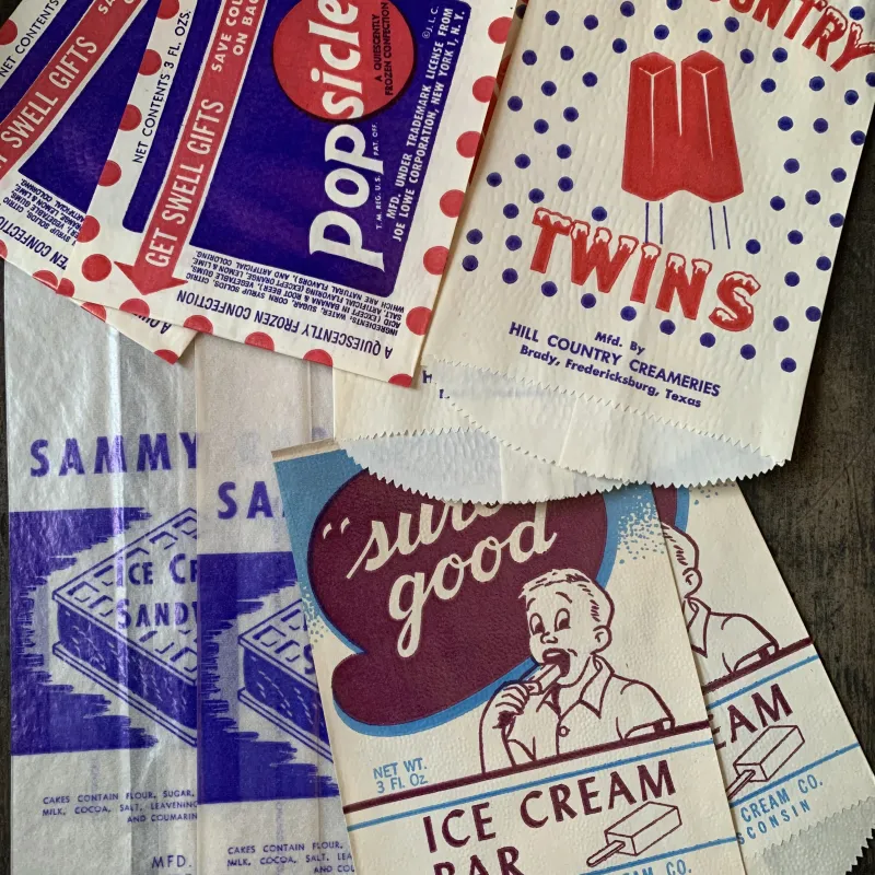 ミッドセンチュリーなアイス袋。この時代のものは個人的にも集めてるので常に探してますが本当に見つからなくなってきました！