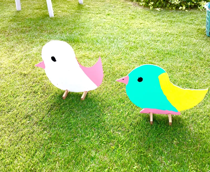 顔ハメだけに飽き足らず、鳥さんのオブジェも映えます。