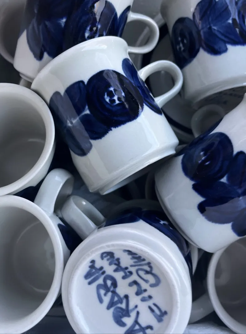 北欧買い付けで出会えた「Anemone」カップ＆ソーサー。たくさんお持ちします。