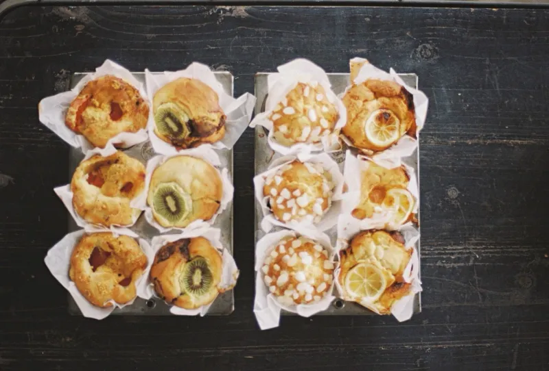 どっしりマフィン。毎日日替わりに変わる具は、今回なににしようかな。お腹が空いたらかぶりとどうぞ！