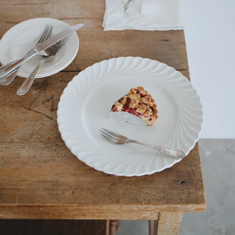 日替わりで並ぶ、プリンやケーキもお楽しみに！