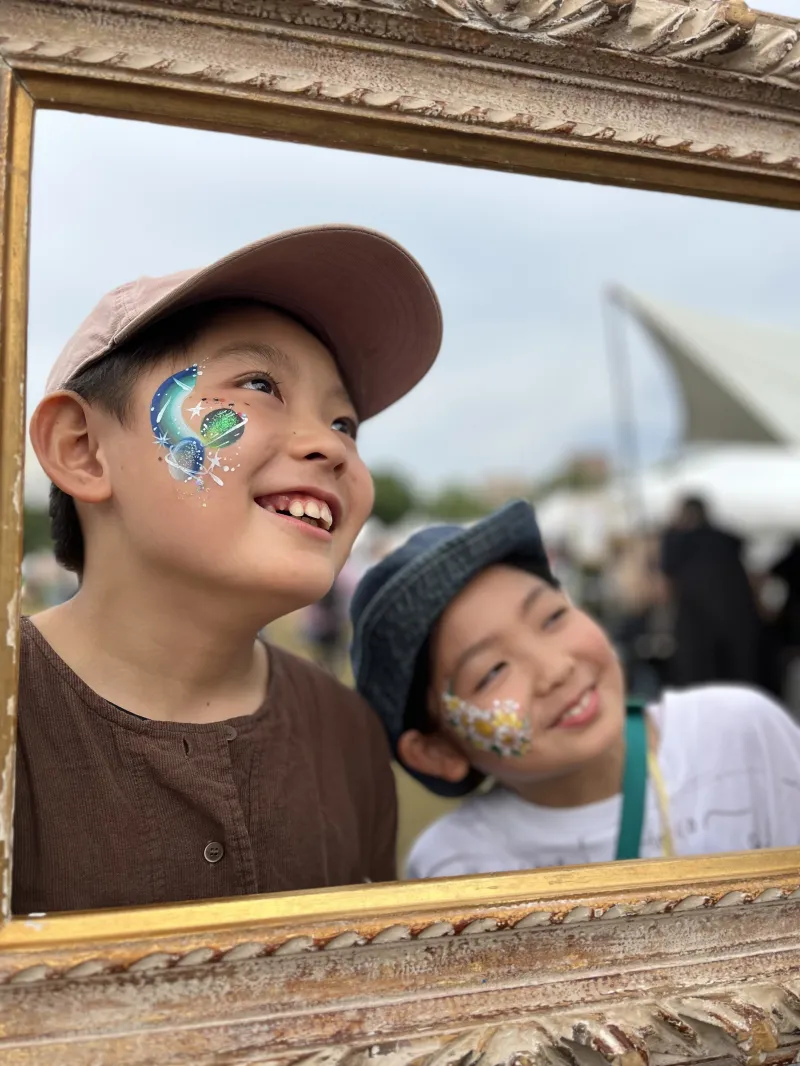 キラキラ輝く宇宙ペイント
