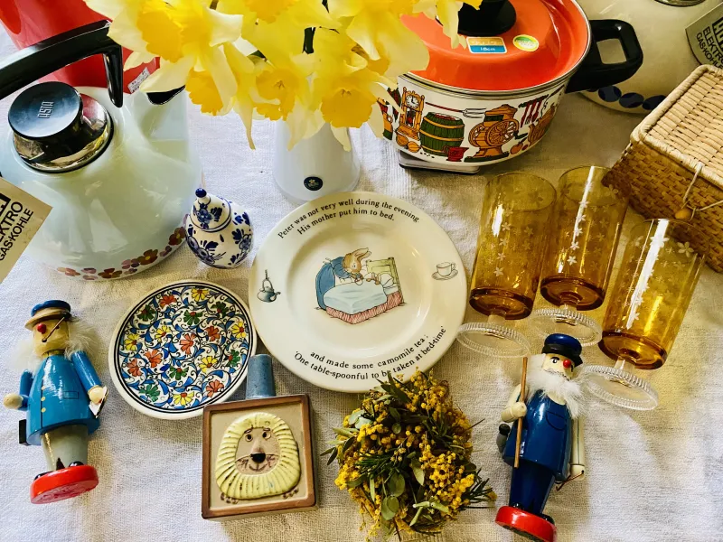 可愛いプレートや小物たち、日々の暮らしが楽しくハッピーに！