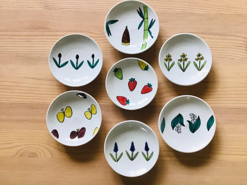 春柄の豆皿たち