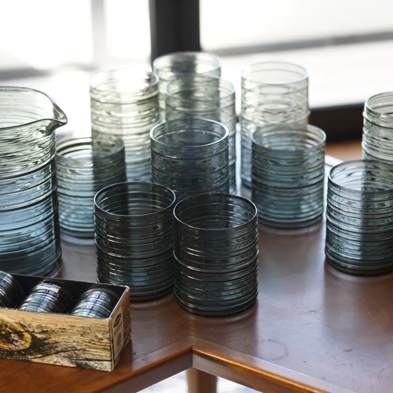 「ヌータヤルヴィ」でカイフランクがデザインを行った「ルスティカ」シリーズ。グレーカラーがクールです。