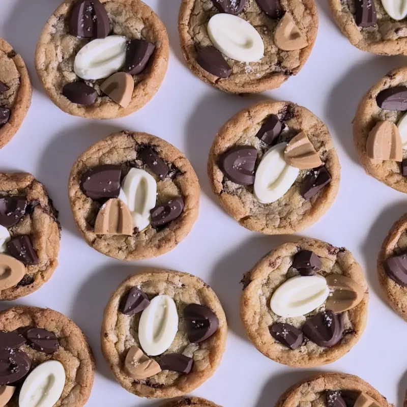 外はサクッと、中はしっとり食感のチャンククッキー