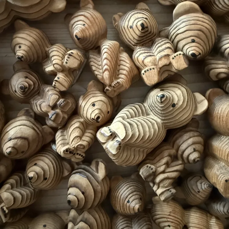 北海道と言えば熊ボッコ。目と目が合ったらお迎えください。