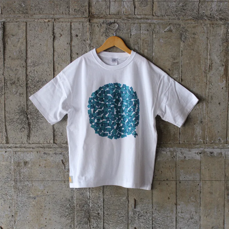 作家が自らハンドプリントしたTシャツ