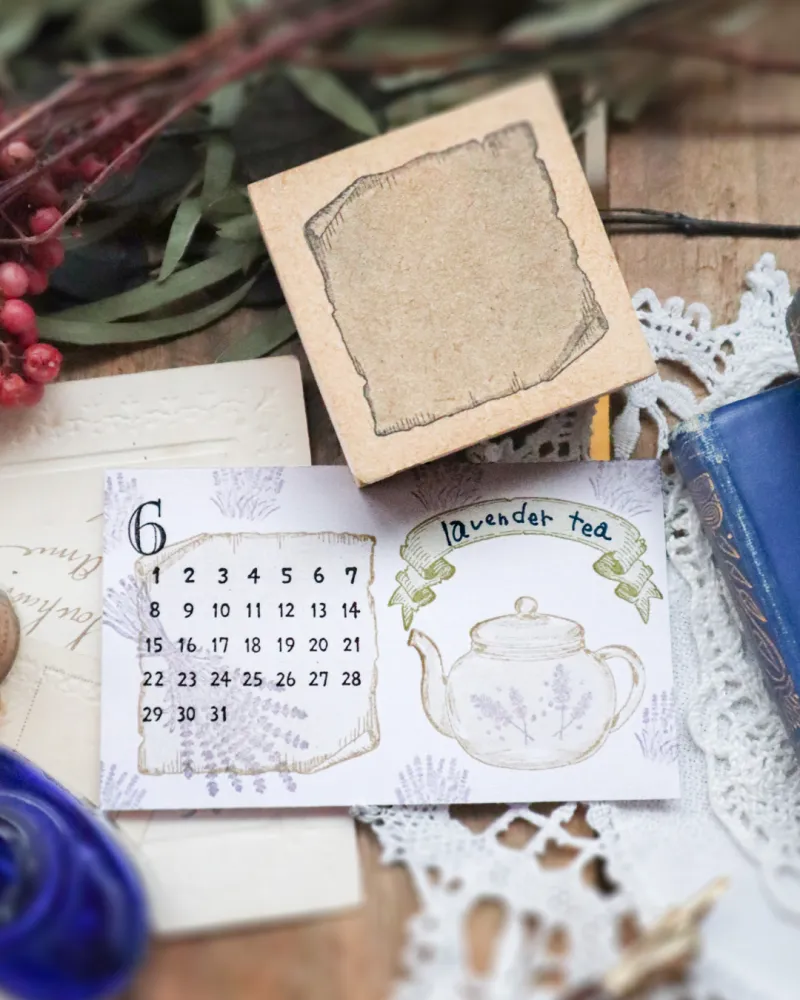 蔵書票と切手風シール「鳥と巣」鳥たちと足跡、たまご、巣と、鳥たちのいとなみに思いを馳せた図案を活版3色で印刷。