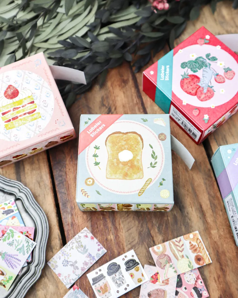 ほんとうの彗星を見逃した夜から、誰かと小さな彗星を共有したくてあたためていた図案のポストカード「彗星」