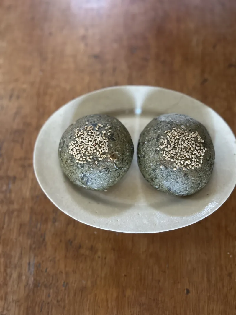 自家製粒あんのよもぎあんこぱん