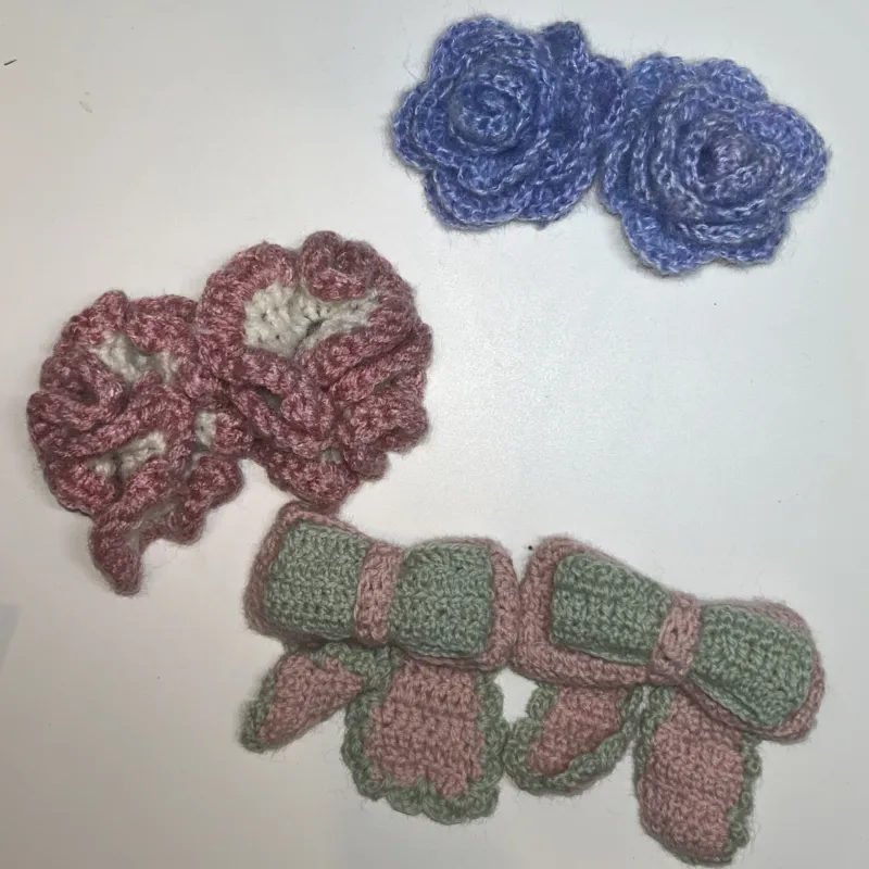 「双子のヘアアクセサリー」姉妹やお友達とシェアしても、2つ一緒に身につけても素敵です。お子さまサイズもご用意しています。