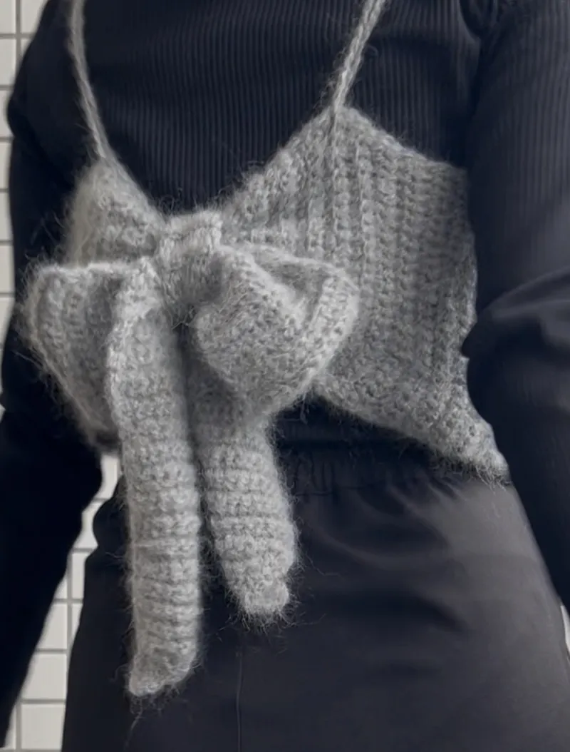 「リボンビスチェ」さまざまな素材とデザインをご用意しています。Tシャツやキャミソールに重ねて楽しんで。