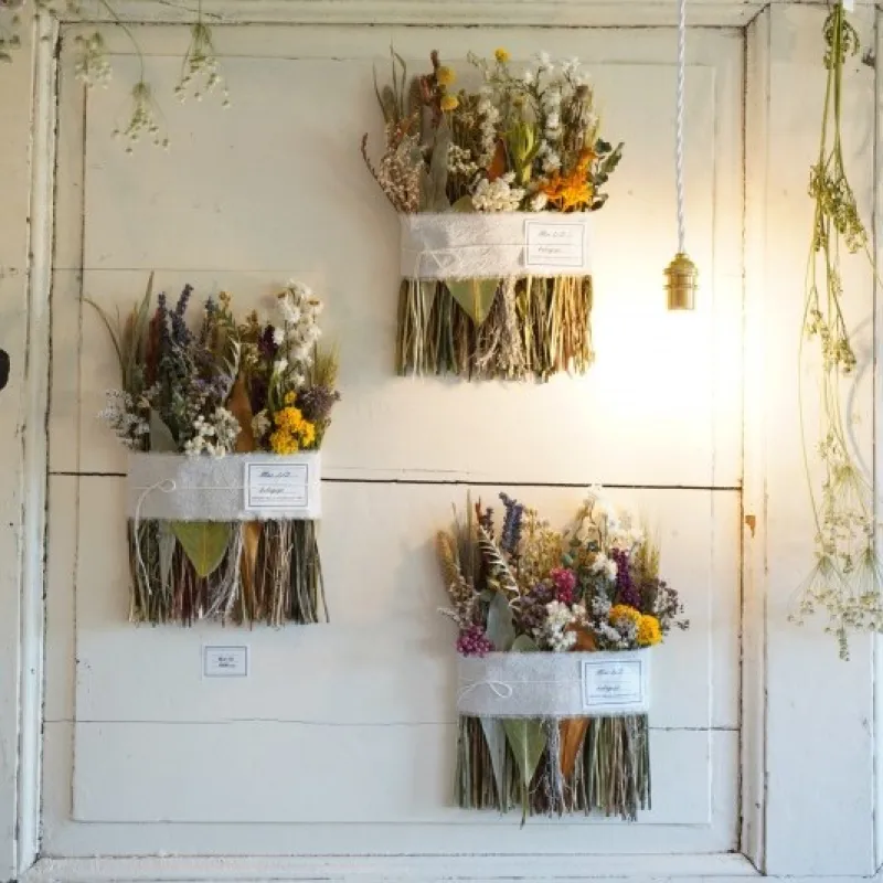 唯一無二デザインの植物の壁掛け飾りです。