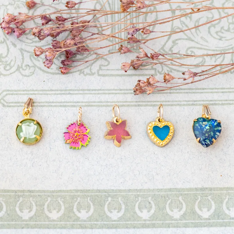 ヨーロッパのレアなヴィンテージ＆アンティークパーツが1,500種類以上並びます！