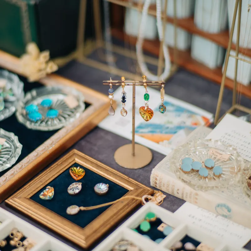 パーツを選んでスタッフがその場でお作りもできますので、お気軽にご相談くださいませ。