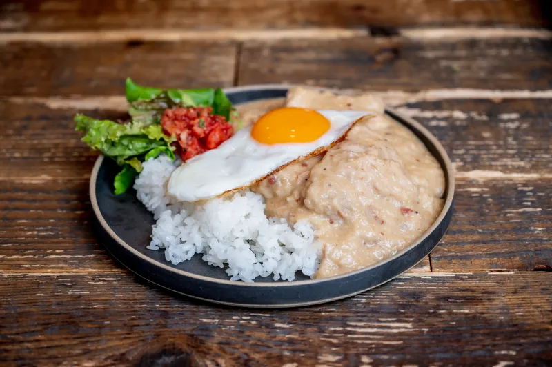 燻製の唐辛子チポトレを使用したクリーム。柔らかい鶏肉とピリッとするクリームは相性抜群！