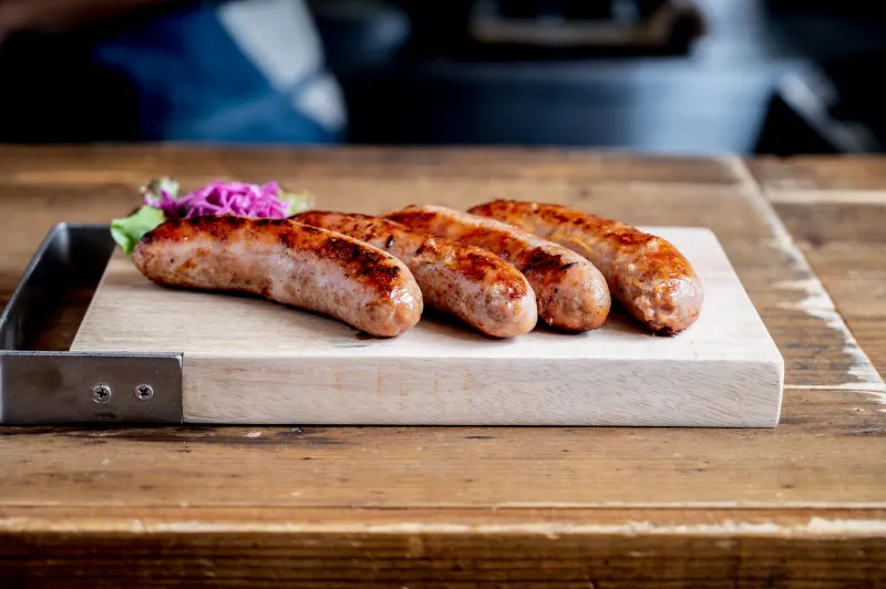 ブラジルの生ソーセージ！　まるでステーキをたべているかのよう。