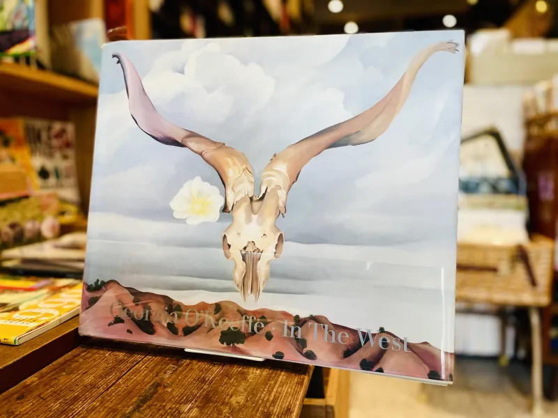 ジョージア・オキーフの大型画集(洋書）。オキーフの魅力満載。