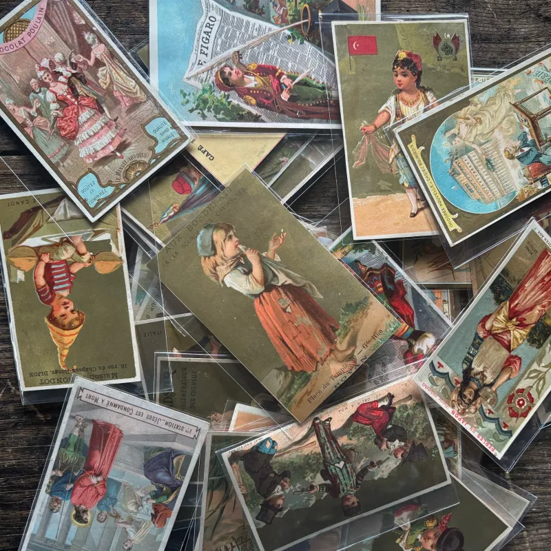 19世紀、お店の宣伝などに使われたカードです。色彩リトグラフが美しく素敵な絵柄のものをたくさんお持ちします。