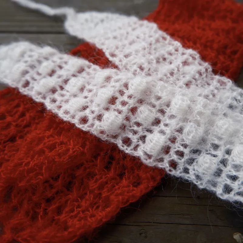 ヘアバンドとしても、イヤーマフとしてもお使いいただけるヘッドドレスです。