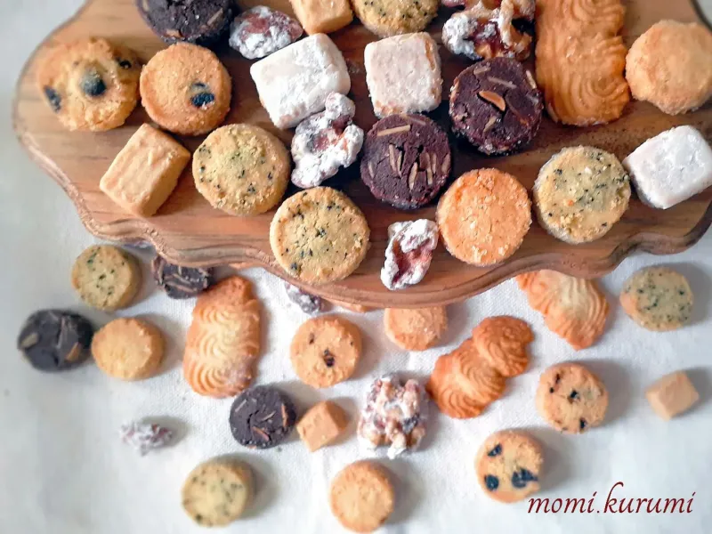 サクッ、ホロリ。口の中でほどける発酵バターのコク。色々な食感を楽しんでください。