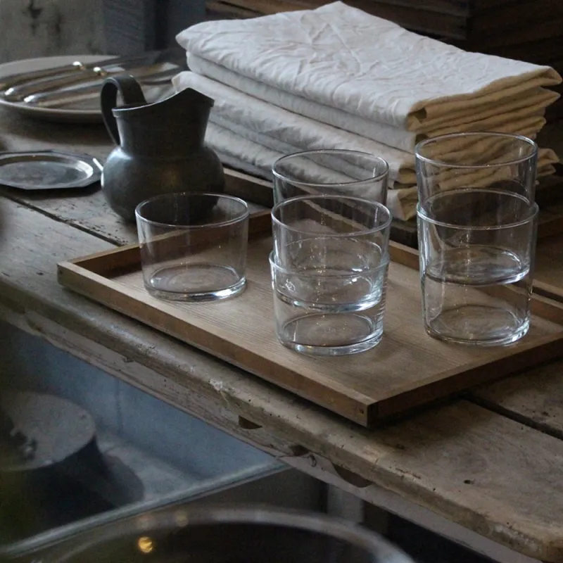 シンプルなコップは器にもグラスにも（Spain）