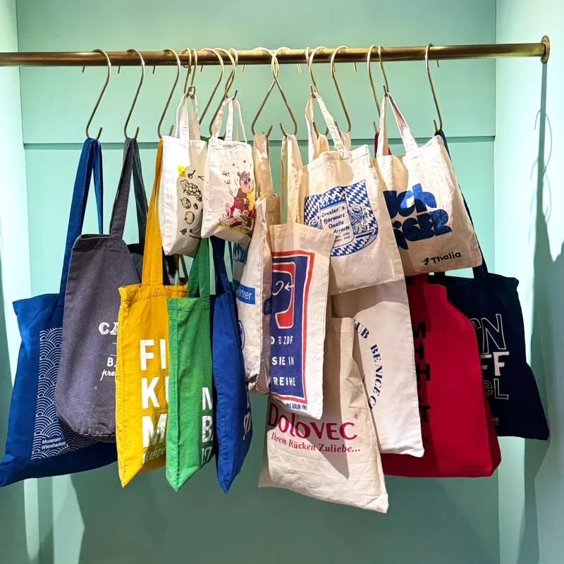 ヨーロッパのヴィンテージ ・エコバッグ。クリーニング済み。ファッションバッグに最適です。大量にお持ちします。