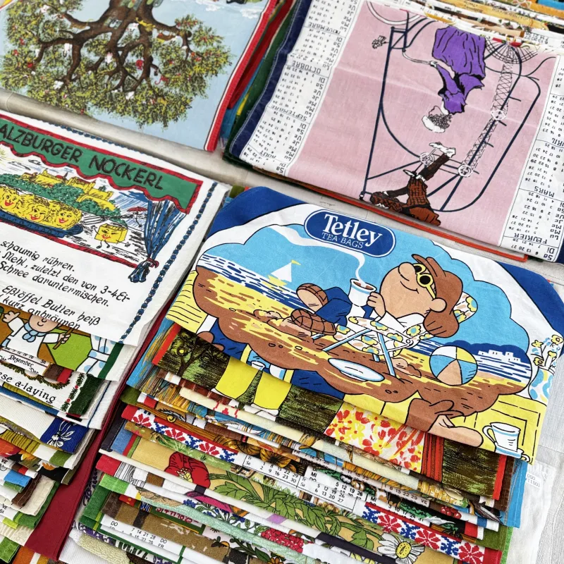 ヴィンテージ ・ヨーロッパ各国のカレンダークロス。生まれ年のクロス・デザインのおもしろさを探し出す時間が楽しいです。