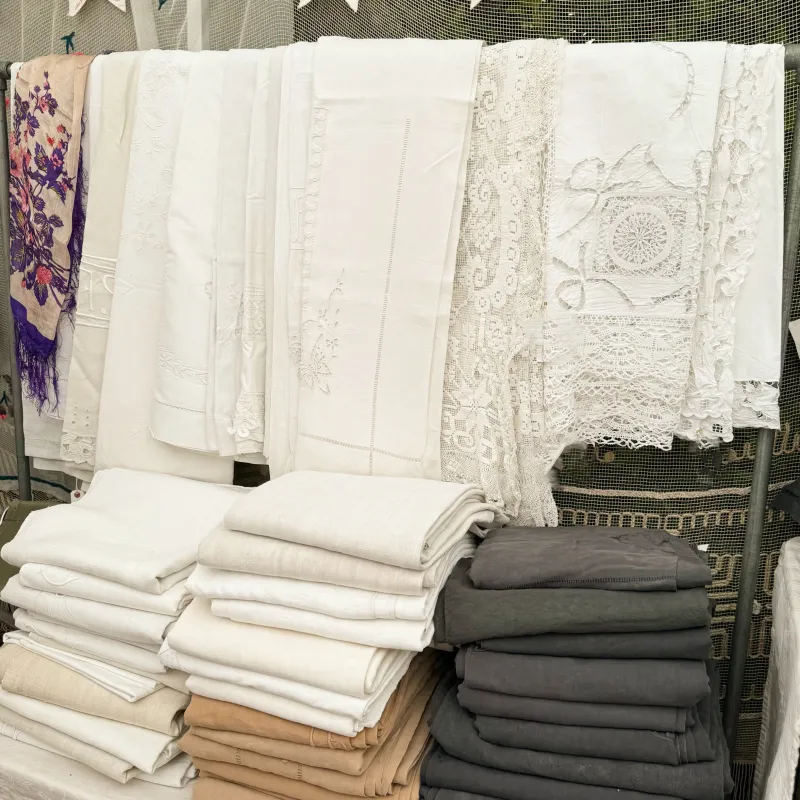 1点もの、フランスのアンティークリネン生地、レースクロス。かなり、おススメです。