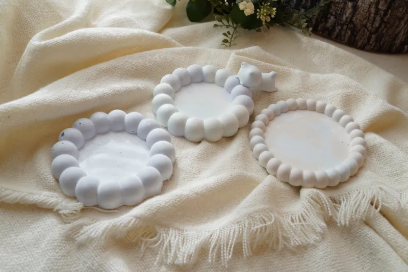 ぽこぽこトレー。アクセサリーを置いたり使い方は自由。数量限定です。