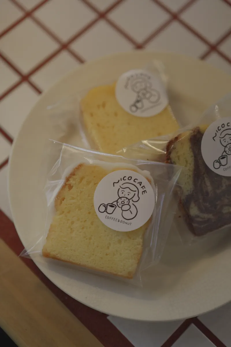 しっとりパウンドケーキ。高知のゆずを使ったパウンドケーキもお持ちします。