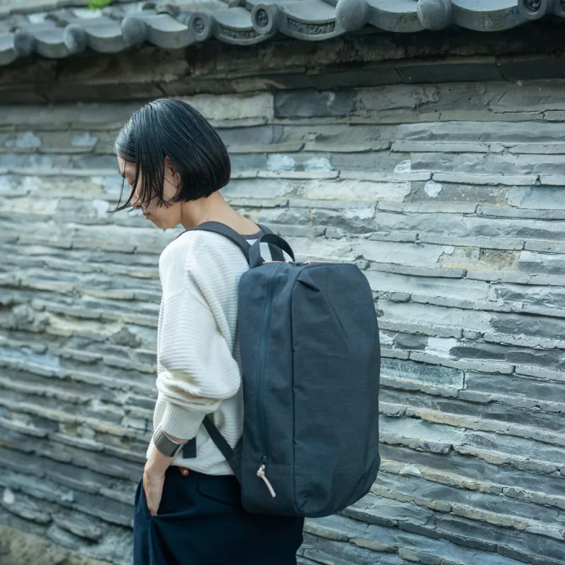 和紙のようなオリジナルナイロン生地を使用した、シンプル×多機能なリュック！