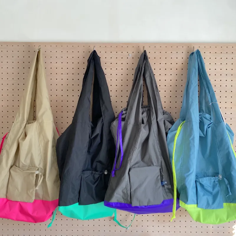 日々の生活を照らすトートバッグ！　ポップなカラーリングですが大容量です！