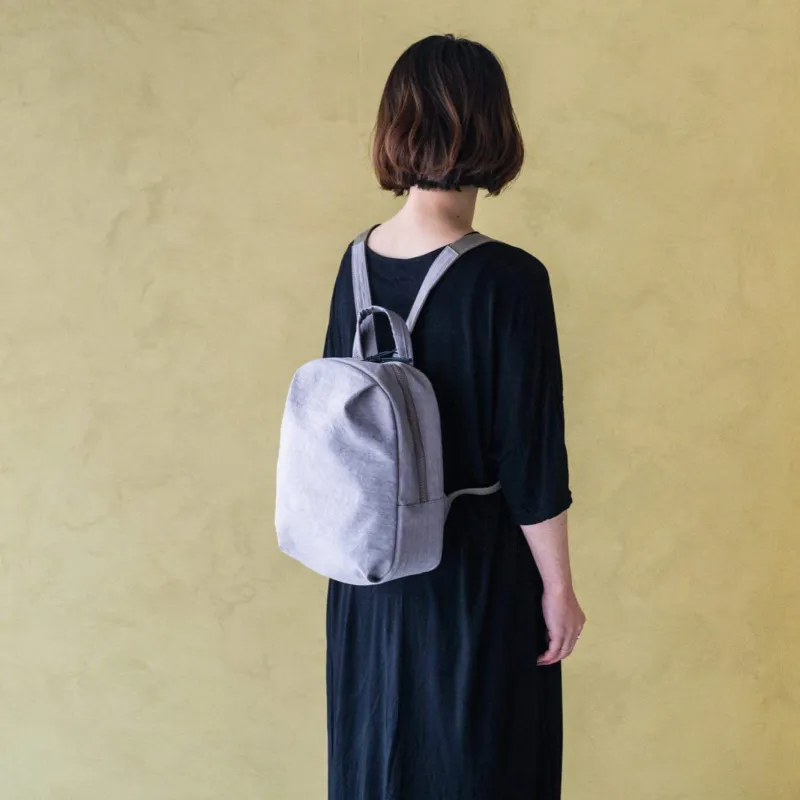 福井県産のナイロン生地を使用したスモールサイズのリュックです！