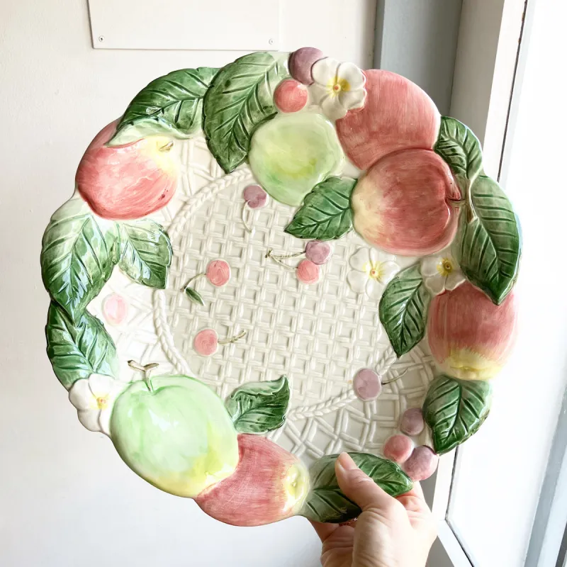 海外輸出向けにつくられた「ノリタケ」のフルーツ皿