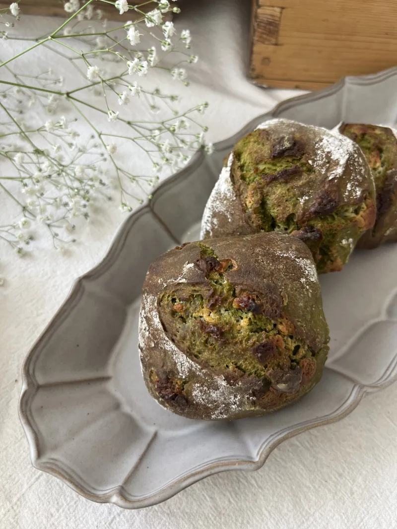 有機抹茶とホワイトチョコのライ麦パン