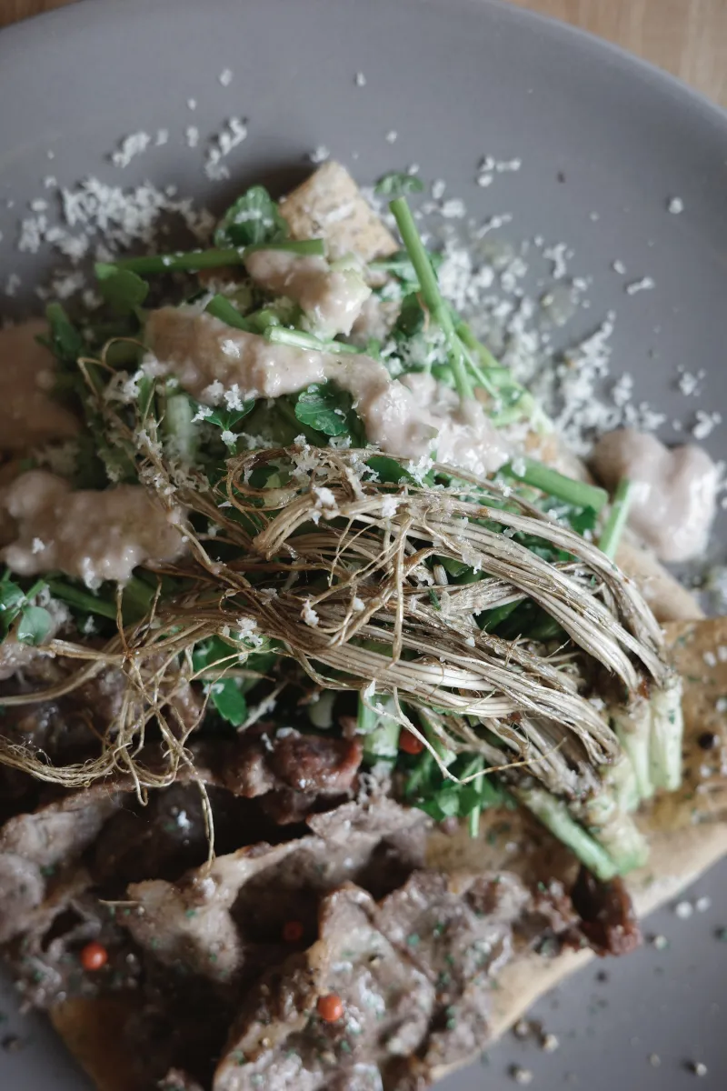 青森県産「一町田セリ」と熊肉のジビエガレット※過去イベント限定ガレット