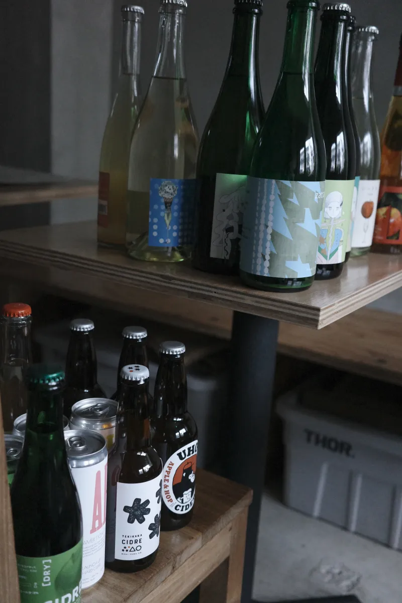 常時20種類ほど取り揃える国産クラフトシードル。蔵元さんから直接仕入れています。