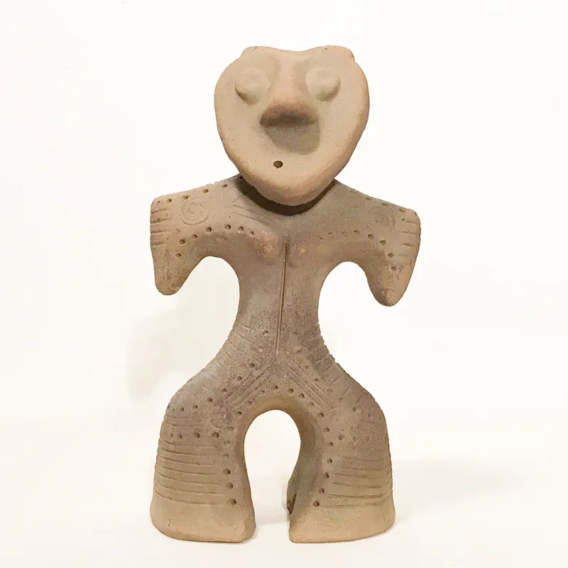 愛らしき土偶。レプリカではありますが、心の踊る発掘です。