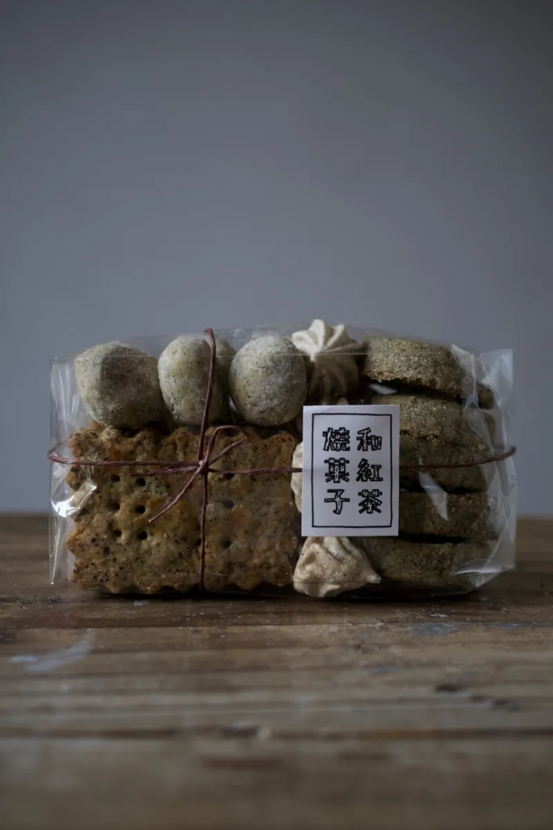 「和紅茶の焼菓子」愛媛県産「べにふうき」を使った焼菓子の詰合せ。どのお菓子も紅茶の味わいが違って食べ飽きない。