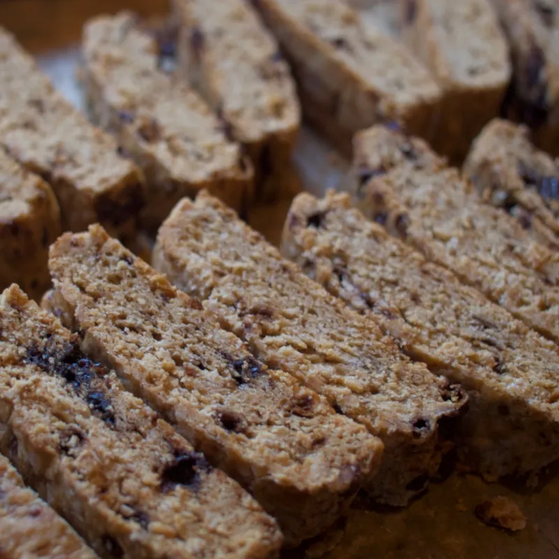 「黒砂糖ビスコッティ」卵と乳製品を使わないお菓子。珈琲との相性もピッタリです。