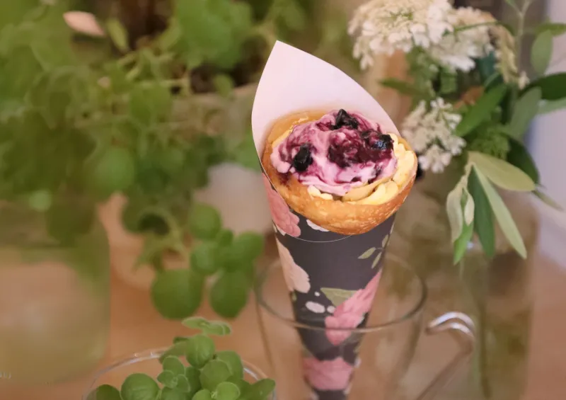 濃厚クリームチーズとブルーベリーのクレープ