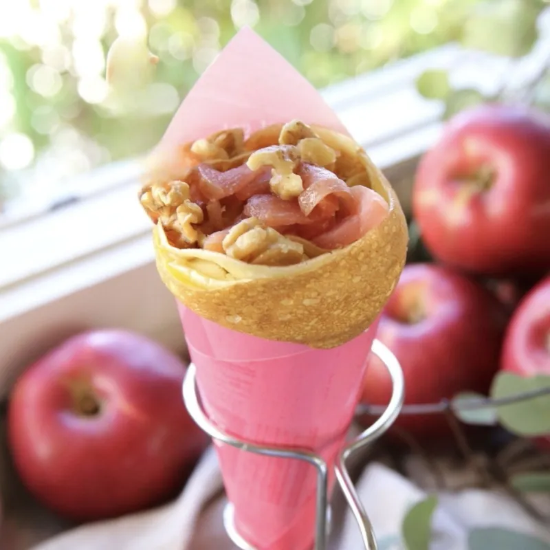 紅玉りんごとくるみのクレープ
