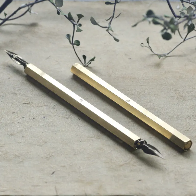 「イラストメッセージカード」レトロ印刷で仕上げた10種類のイラスト。人気用紙コニーラップの特製封筒付き。