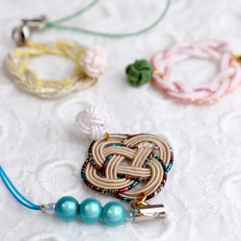 「水引キーホルダー」水引で作った少し大人なキーホルダー。それぞれの違う形に注目してみてね！